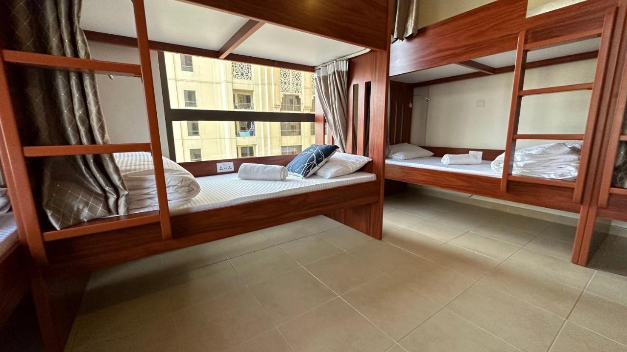 Route 66 Beach Hostel Дубай Екстериор снимка