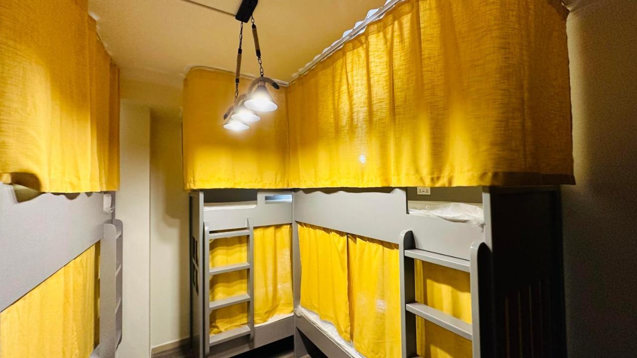 Route 66 Beach Hostel Дубай Екстериор снимка