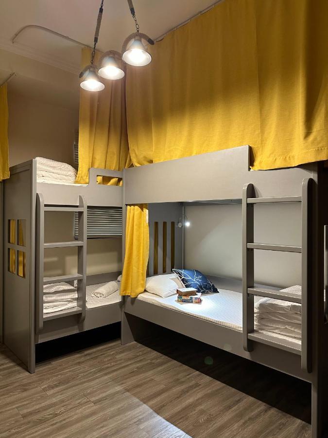 Route 66 Beach Hostel Дубай Екстериор снимка