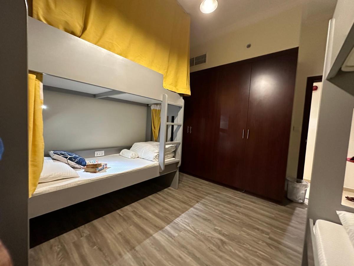 Route 66 Beach Hostel Дубай Екстериор снимка