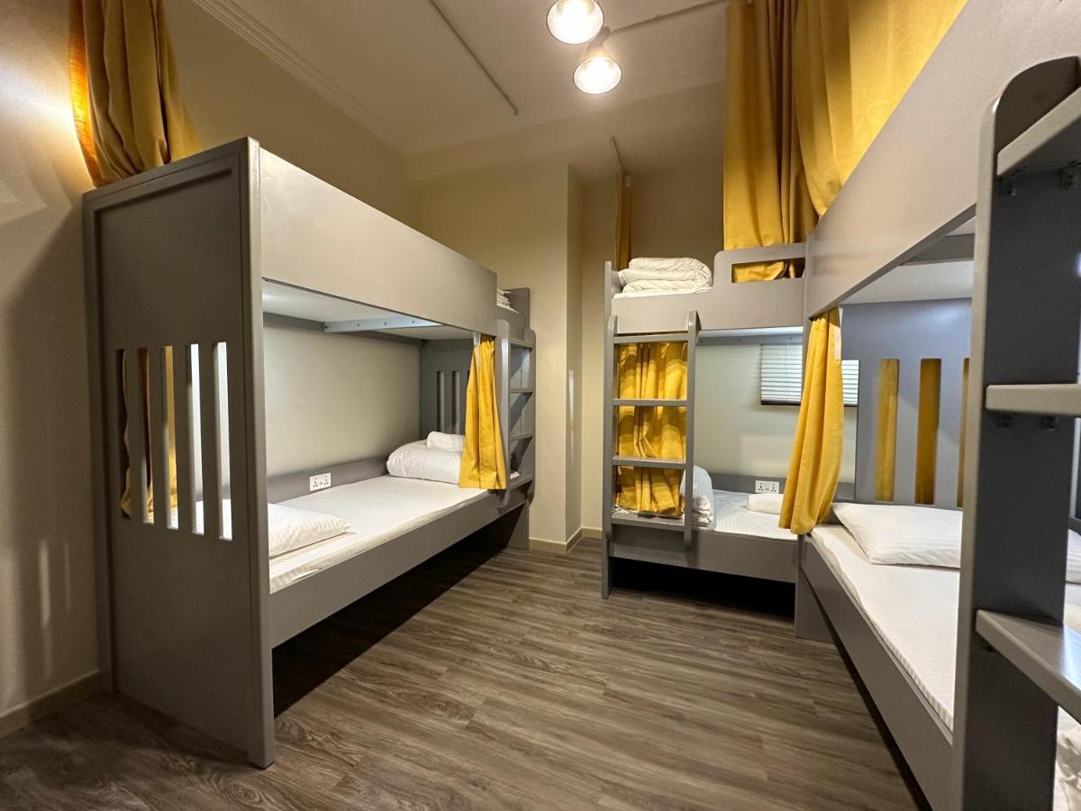 Route 66 Beach Hostel Дубай Екстериор снимка