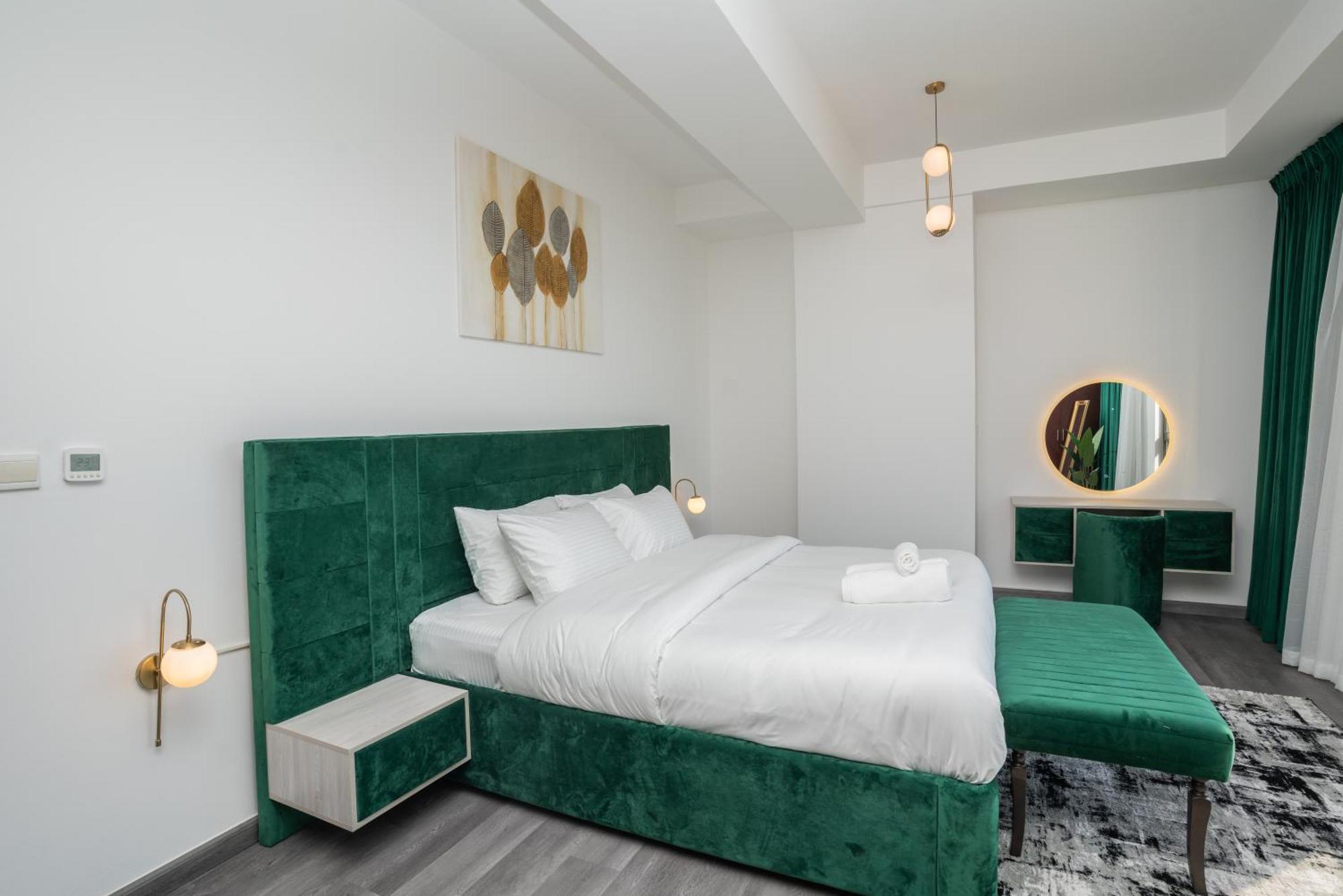 Route 66 Beach Hostel Дубай Екстериор снимка