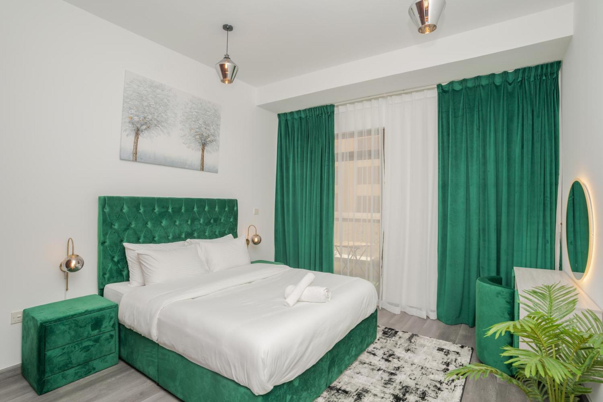 Route 66 Beach Hostel Дубай Екстериор снимка